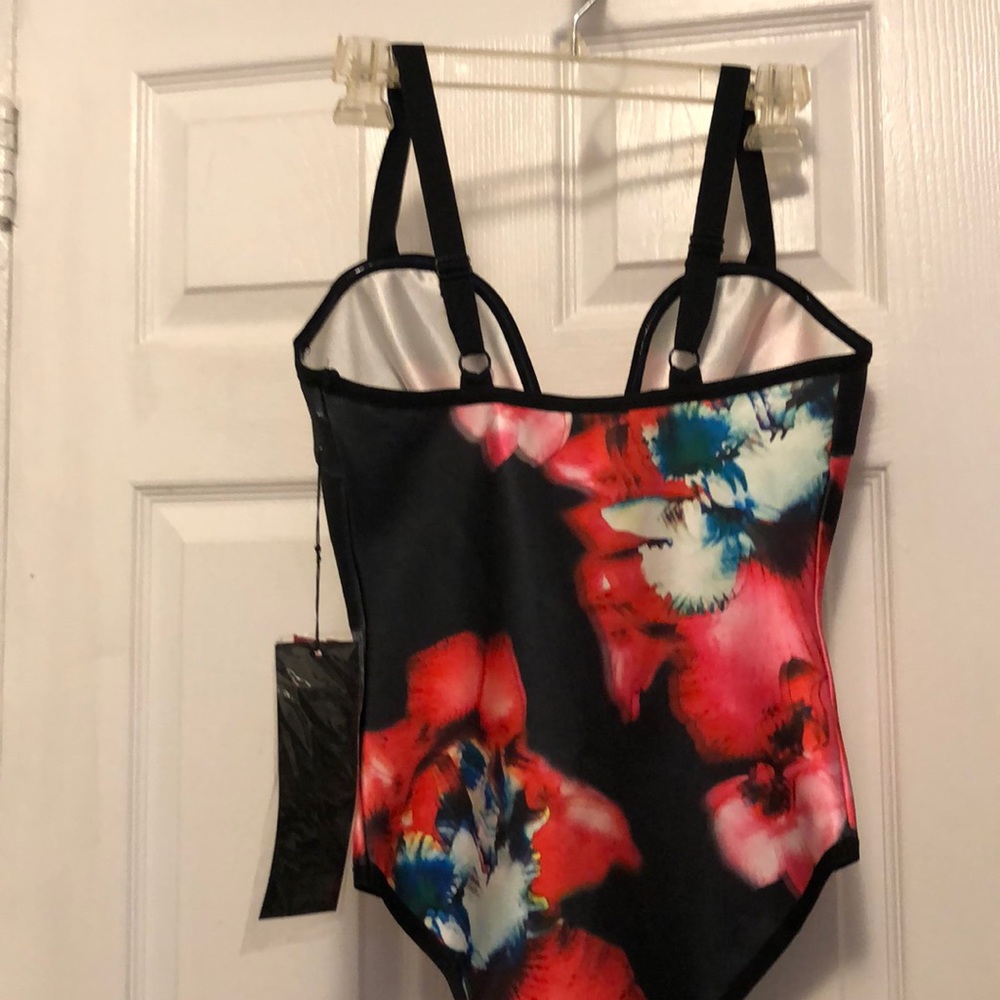 Body suit - Picture 3 of 3